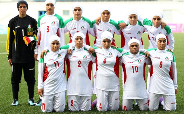 Ποιος &quot;μπήκε&quot; στη γυναικεία ομάδα ποδοσφαίρου του Ιράν;