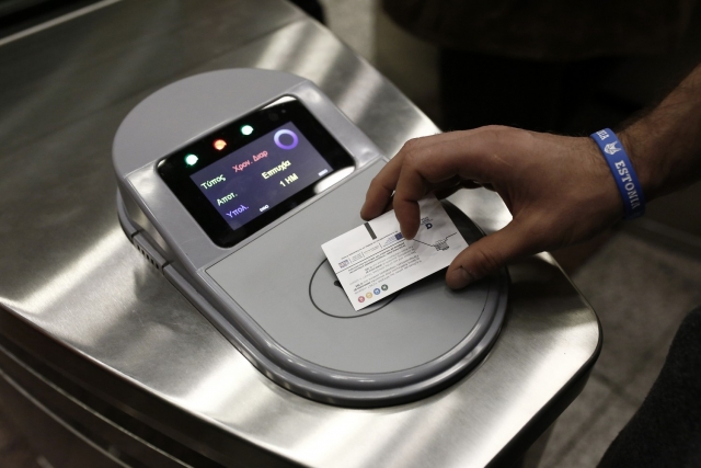 Οι πιστωτικές κάρτες θα καταργήσουν τις ηλεκτρονικές για το Μετρό
