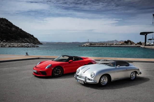 Η πρωτότυπη και η ανανεωμένη Porsche 911 Speedster μαζί (εικόνες)
