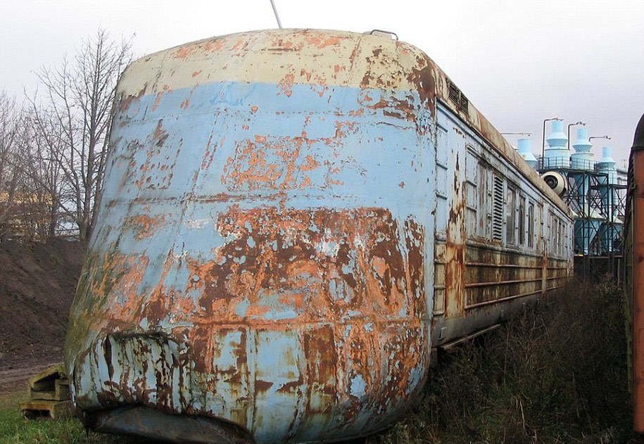 abandoned soviet jet train 160mph 1