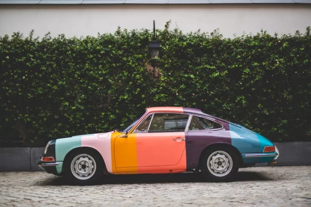 Έργο τέχνης η Porsche 911 σχεδιασμένη από τον Paul Smith (εικόνες)