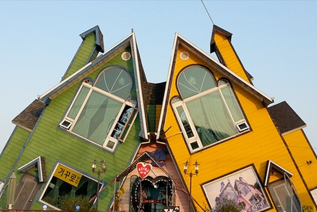 Τα 10 πιο περίεργα σπίτια του κόσμου