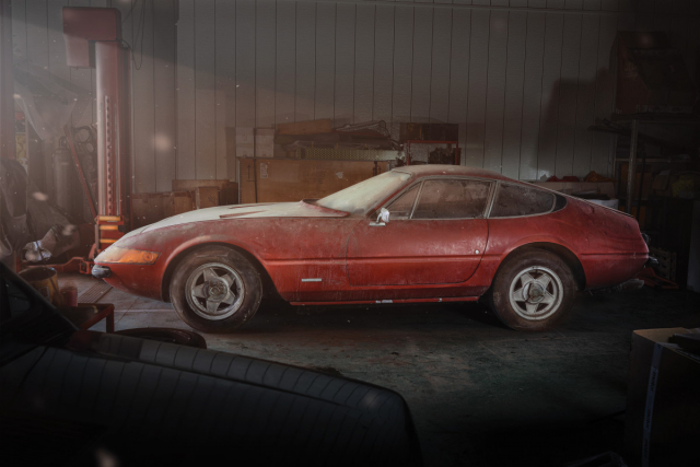 Βρήκε συλλεκτική Ferrari ξεχασμένη 40 χρόνια σε αχυρώνα