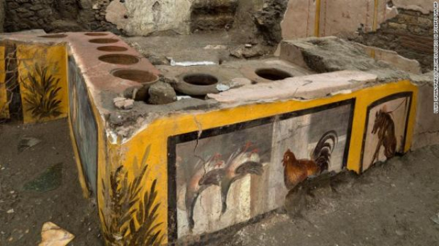 Ταχυφαγείο κάτω από τις στάχτες, ανακάλυψαν οι αρχαιολόγοι στην Πομπηία