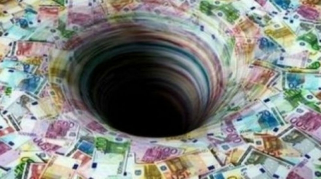 «Τρύπα» 810 εκατ. ευρώ στο επτάμηνο