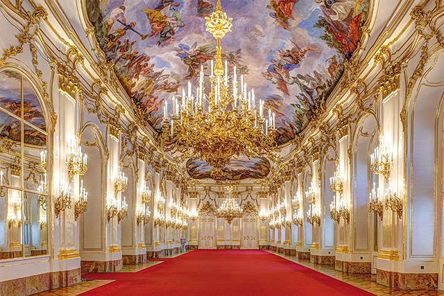 Αυτά είναι τα εντυπωσιακότερα παλάτια του κόσμου