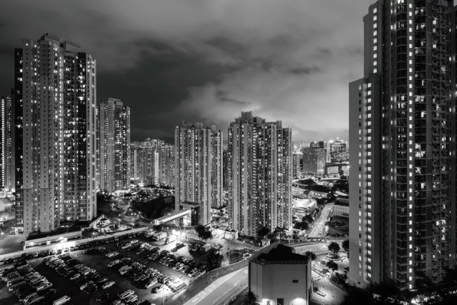 Το Χόνγκ Κόνγκ νύχτα σε μαυρόασπρο φόντο (εικόνες)