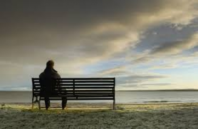 Η μοναξιά αυξάνει τον κίνδυνο άνοιας έως 40%