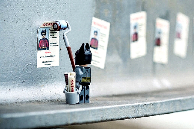 Οι ήρωες των LEGO βγήκαν στους δρόμους