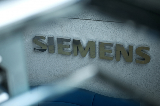 Ποιους συμφέρει να ξεχαστεί το σκάνδαλο της Siemens;