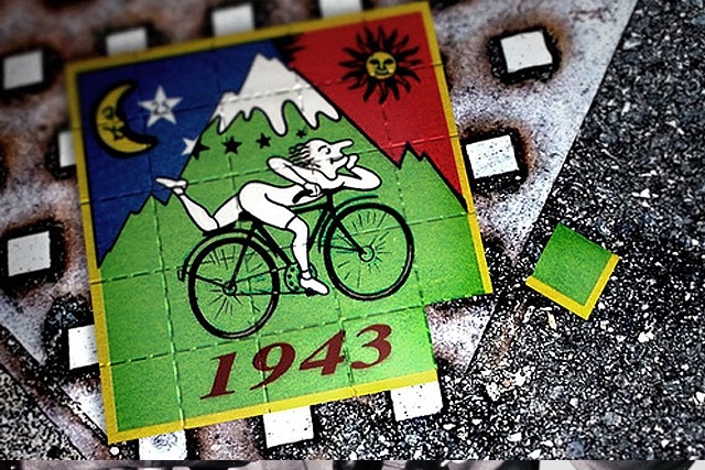 To διάσημο &quot;τρυπάκι&quot; Hofmann, φέρει το έτος σύνθεσης της ουσίας και απεικονίζει την περιβόητη &quot;βόλτα με το ποδήλατο&quot;