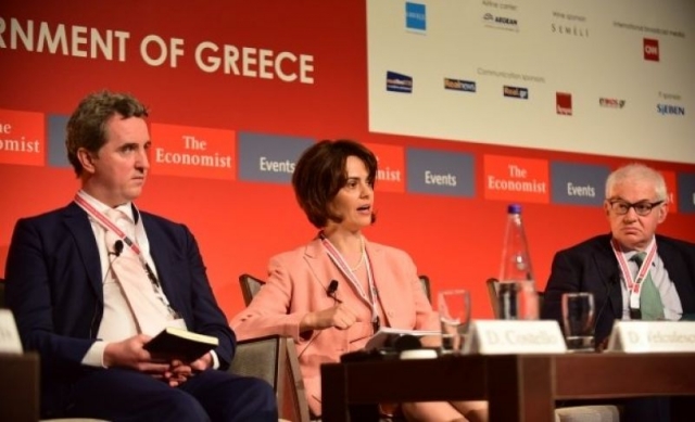 Κόντρα κυβέρνησης-θεσμών για το χρέος στο συνέδριο του Economist