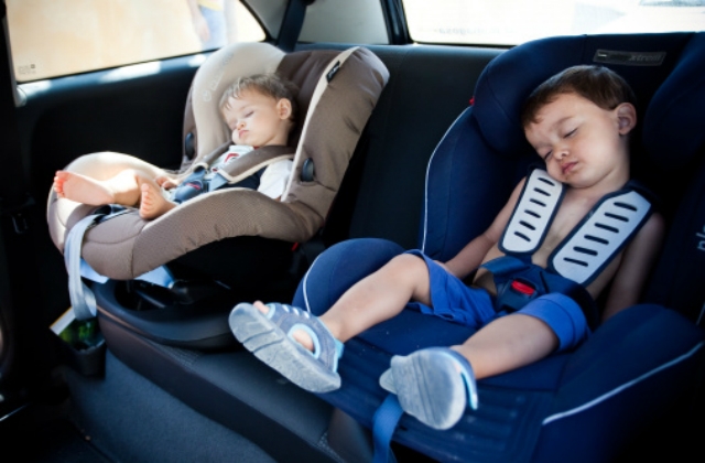 Μη χρησιμοποιείτε το κάθισμα αυτοκινήτου για το μωρό σας ως πρόχειρη κούνια εκτός αυτοκινήτου