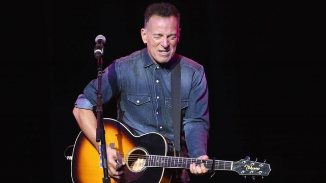 Ποια τραγούδια θα έπαιρνε ο Bruce Springsteen μαζί του σε ένα έρημο νησί;