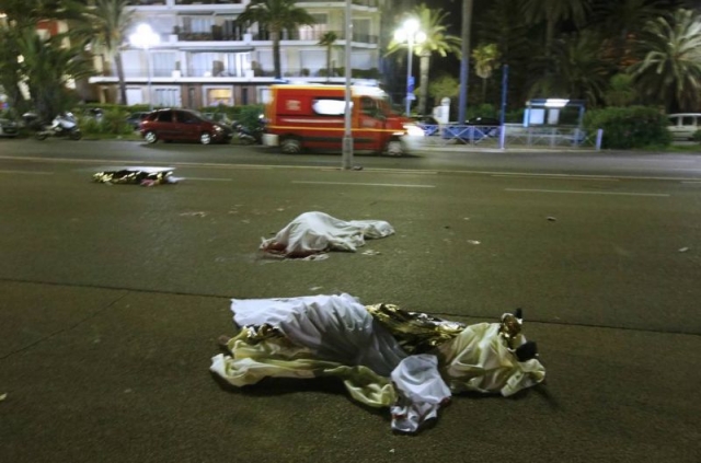 Επίθεση Νίκαια-LIVE: Ο εφιάλτης επέστρεψε στη Γαλλία-84 οι νεκροί, ανάμεσά τους πολλά παιδιά