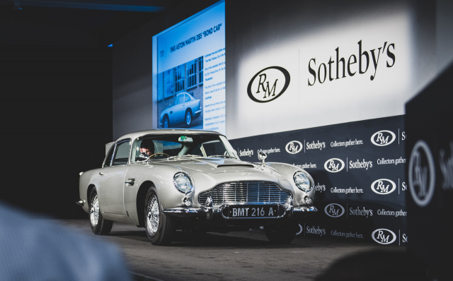 Η Aston Martin του 007 πουλήθηκε για 6.4 εκατομμύρια δολάρια
