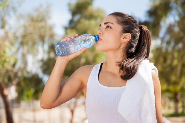 Οι έξυπνοι τρόποι να πίνετε νερό