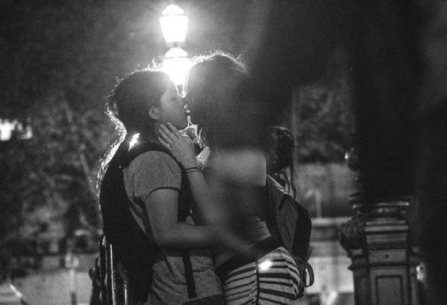 Τα ωραιότερα φιλιά δόθηκαν στους δρόμους