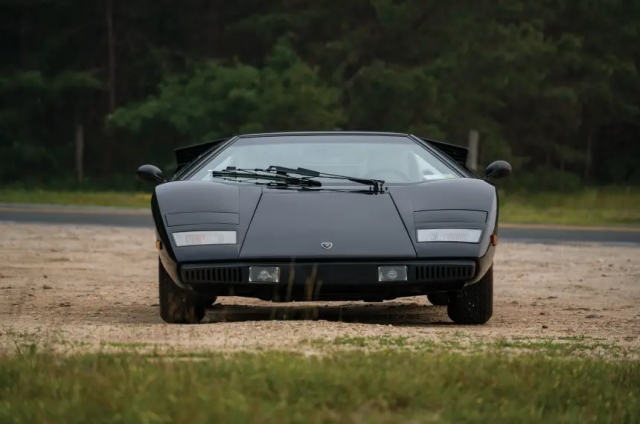 Μια Lamborghini Countach “να την πιεις στο ποτήρι"