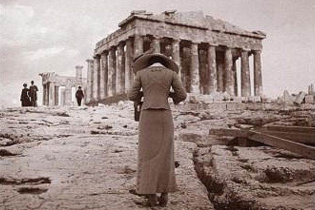 "Άνθρωποι στα υπέροχα ερείπια των Αθηνών"