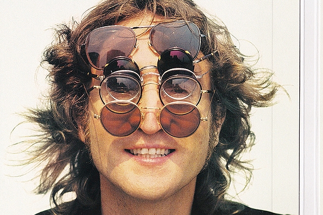 Ο John Lennon... στο θεατρικό σανίδι