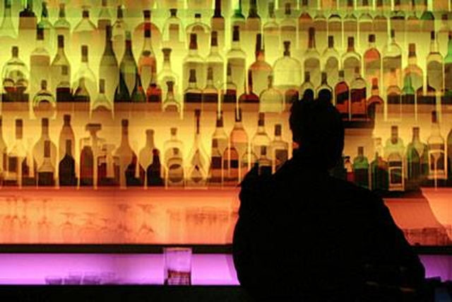 Η σχέση των Ελληνών με το αλκοόλ