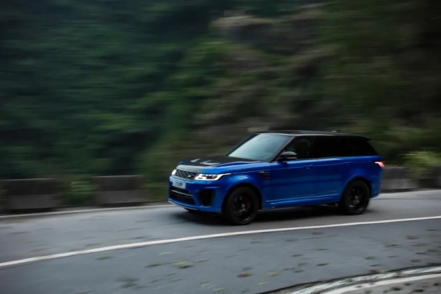 Το ασυμβίβαστο Range Rover Sport SVR