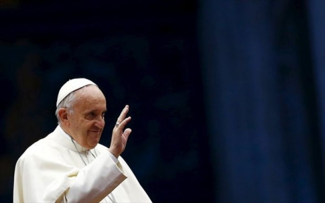 Πάπας: Η Εκκλησία να ζητήσει συγνώμη στους ομοφυλόφιλους