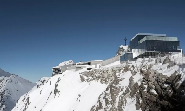 Το συναρπαστικό μουσείο του James Bond στην κορυφή των Άλπεων