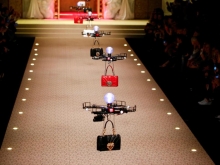 Dolce & Cabana fashion show με Drones (video)