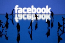 Το Facebook κάνει τον κόσμο μικρότερο