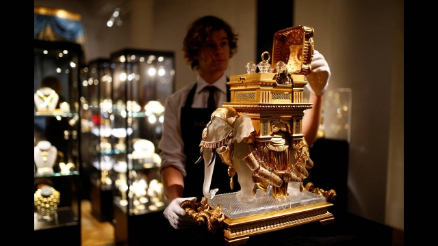 Sotheby&#039;s: Χρυσά αντικείμενα πωλήθηκαν για 3,9 εκατομμυρίων δολάρια