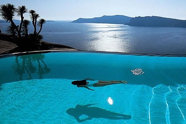 Οι πιο αστείες κριτικές για ξενοδοχεία στα ελληνικά νησιά