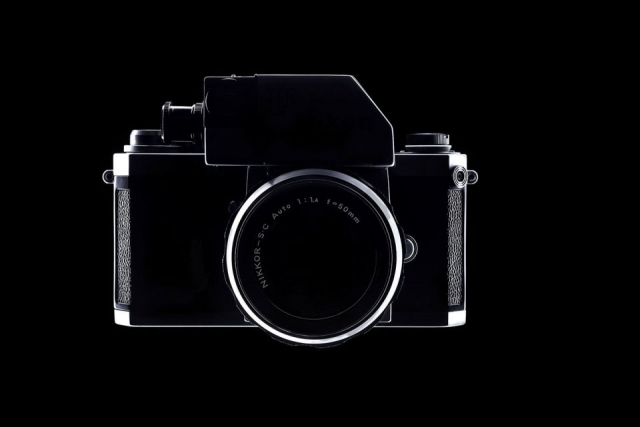 Φωτογράφος μετατρέπει vintage cameras σε έργα τέχνης