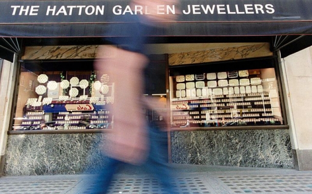 Βρετανία: &quot;Κινηματογραφικοί&quot; ληστές άδειασαν 300 χρηματοκιβώτια με κοσμήματα