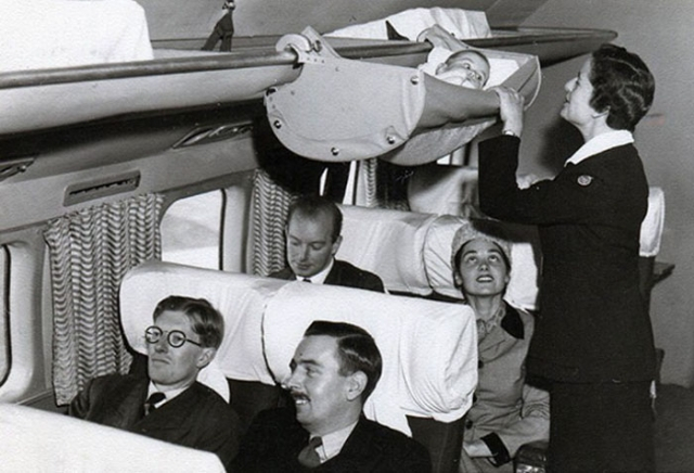 Πώς ταξίδευαν τα μωρά στα αεροπλάνα το 1950;