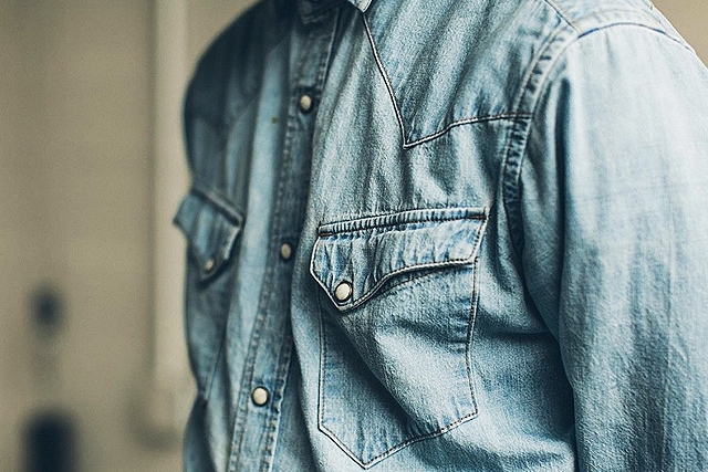 Διαχρονική αξία το jean πουκάμισο του Steve McQueen