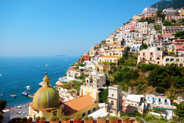 Η υπέροχη ακτογραμμή Amalfi στην Ιταλία
