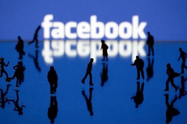 Το Facebook κάνει τον κόσμο μικρότερο