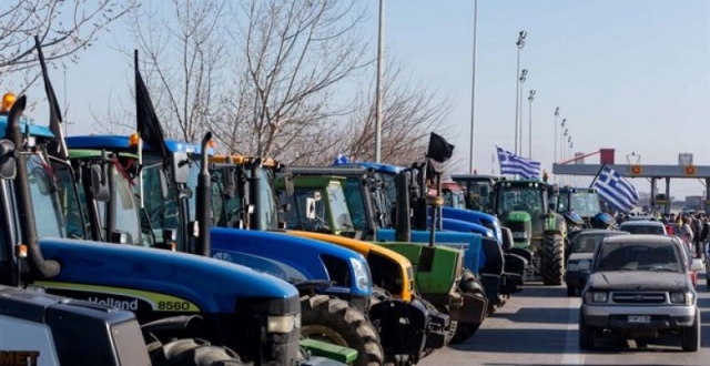 Αγρότες: Απόβαση στην Αθήνα-20.000 τρακτέρ κυκλώνουν το Σύνταγμα