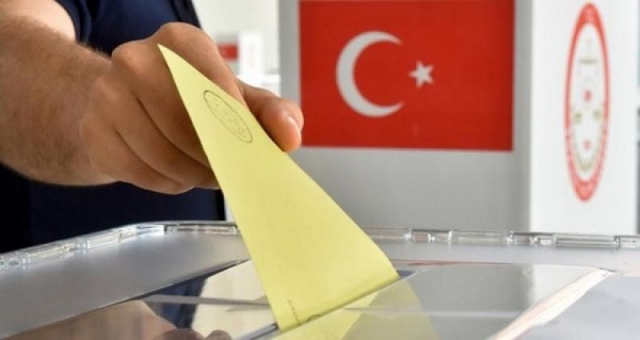 «Ήξεις-αφίξεις» για τις τουρκικές εκλογές οι διεθνείς παρατηρητές