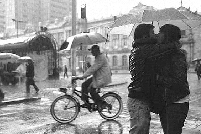 Τα ομορφότερα φιλιά δόθηκαν στους δρόμους