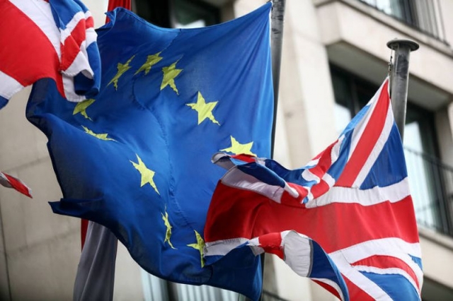 Σήμερα αποφασίζουν οι Βρετανοί: Brexit ή Bremain;