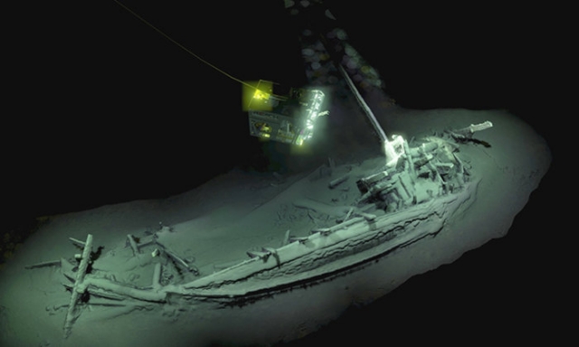 Ανακάλυψαν αρχαίο ελληνικό πλοίο 2.400 ετών στη Μαύρη θάλασσα