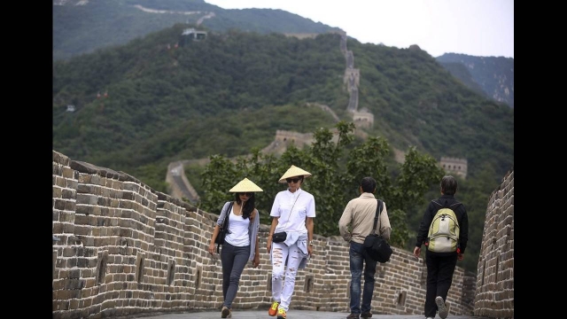 Οι Κινέζοι κλέβουν τα τούβλα του Σινικού Τείχους!